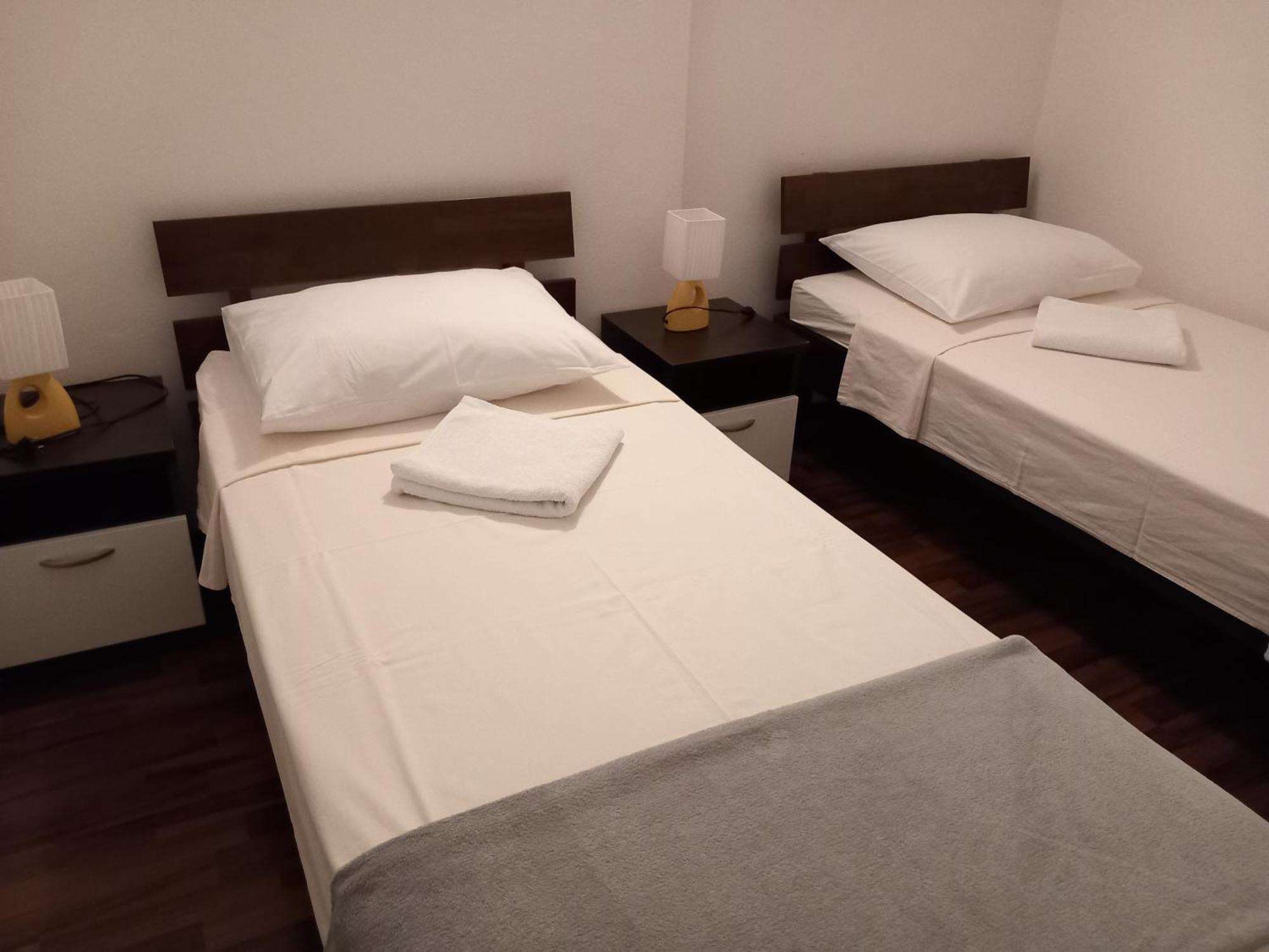 Apartmani Frkic Tisno Exterior foto